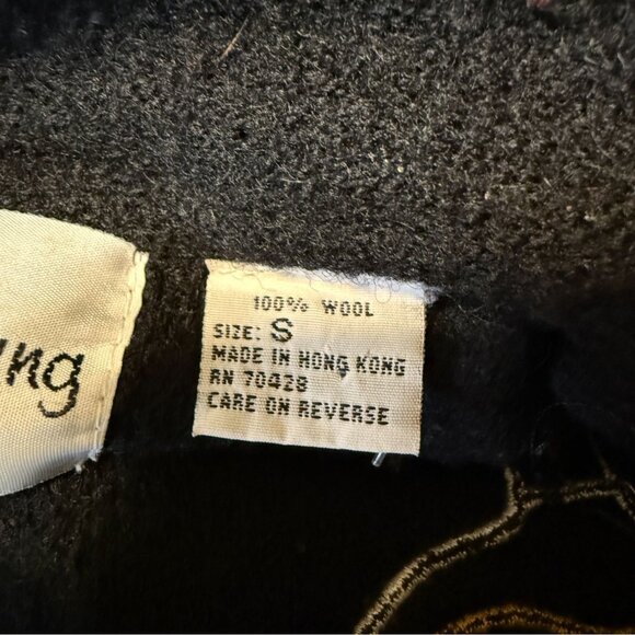 Vtg Sharon Young Black Wool Christmas Cardigan Santa Bear Button Down Hong Kong - Picture 9 of 15